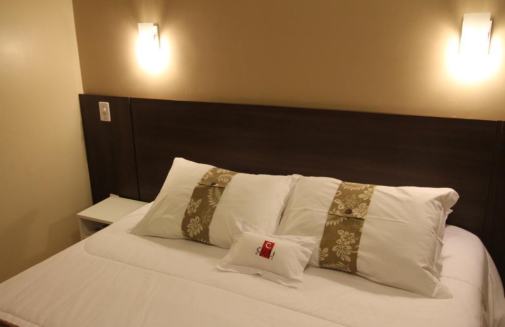 Hotel Curi Executive Pelotas Pokoj fotografie